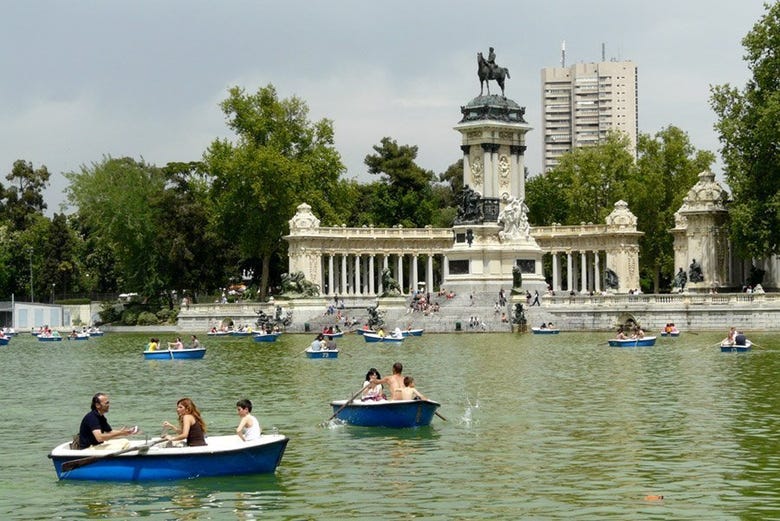 Retiro Pond and the monument to Alfonso XII