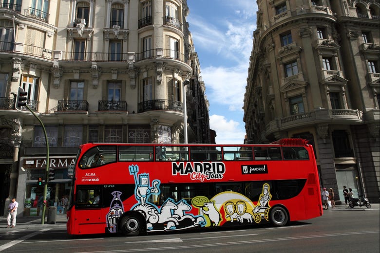 Passando por Madrid no ônibus turístico