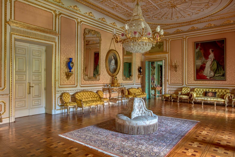 Uno dei saloni della residenza dei Duchi d'Alba