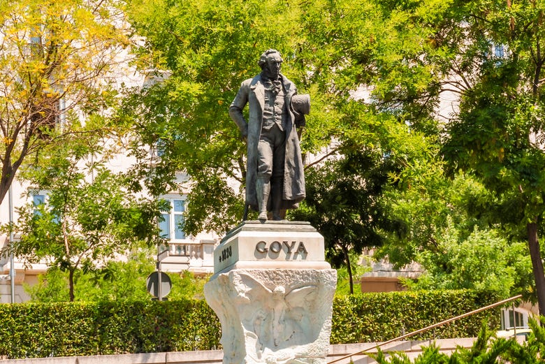 Statua di Goya, davanti alle biglietterie del Prado