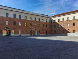 Cortile del centro culturale Conde Duque