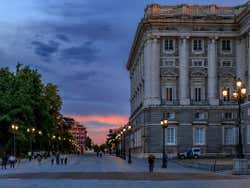 Coucher de soleil sur la Place de l'Orient