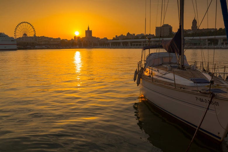 Coucher de soleil sur le port de Malaga
