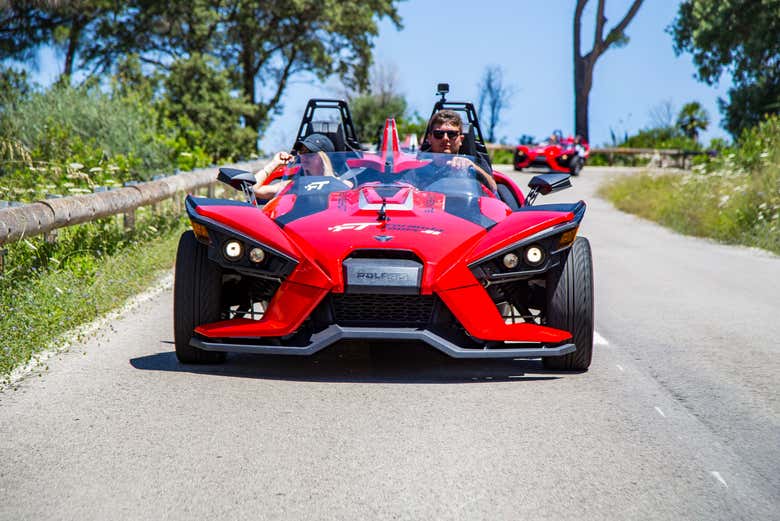 who makes slingshot car