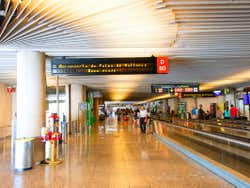 Interior del aeropuerto