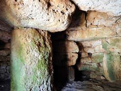 Talatí de Dalt, interior de caverna