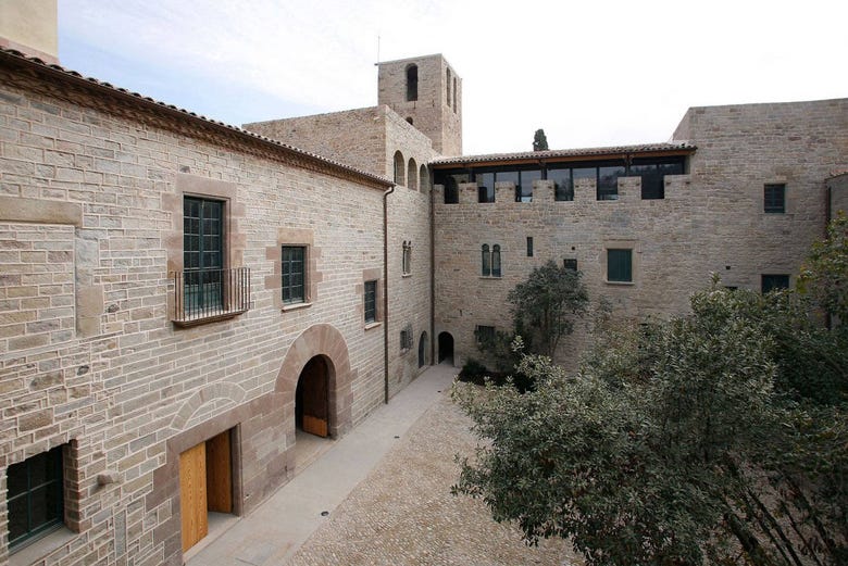 Le patio du monastère de Sant Benet de Bages