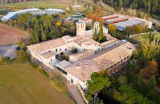 Tour medieval pelo Mosteiro de Sant Benet