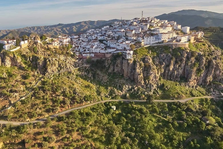 Panoramic view of the white town of Comares