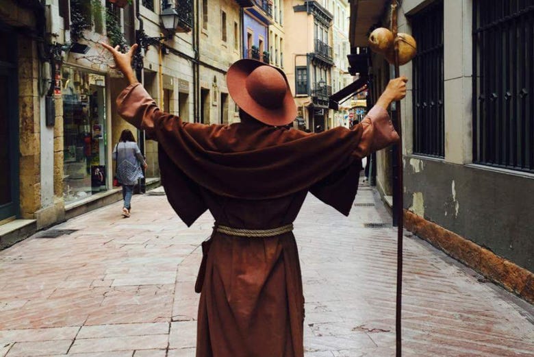 Peregrino en las calles de Oviedo