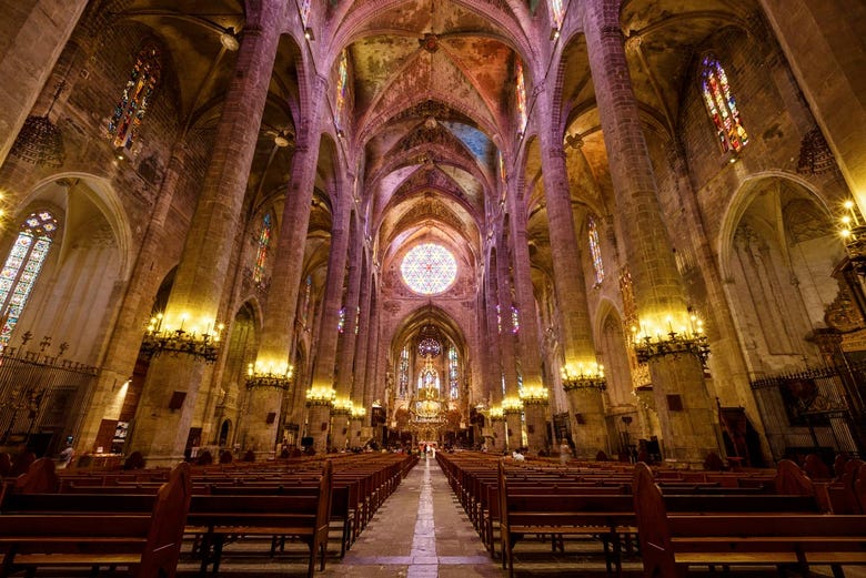 Interior de la catedral de Palma