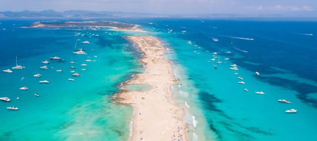 Barco a Formentera saindo de Playa d’en Bossa