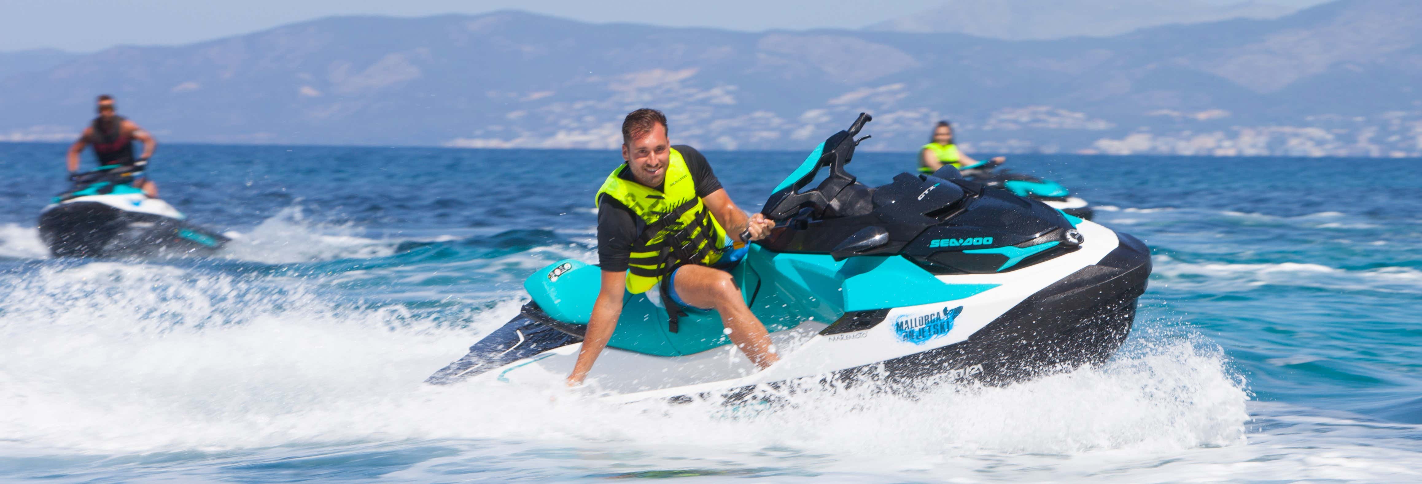 Tour en moto de agua por Cala del Mago