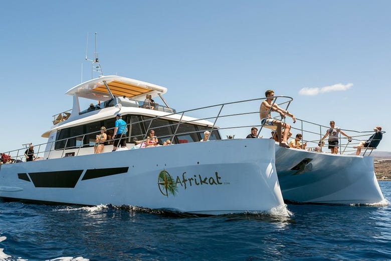 Navegando a bordo del catamarán Afrikat