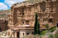 Visita guiada pelas grutas de Almagruz