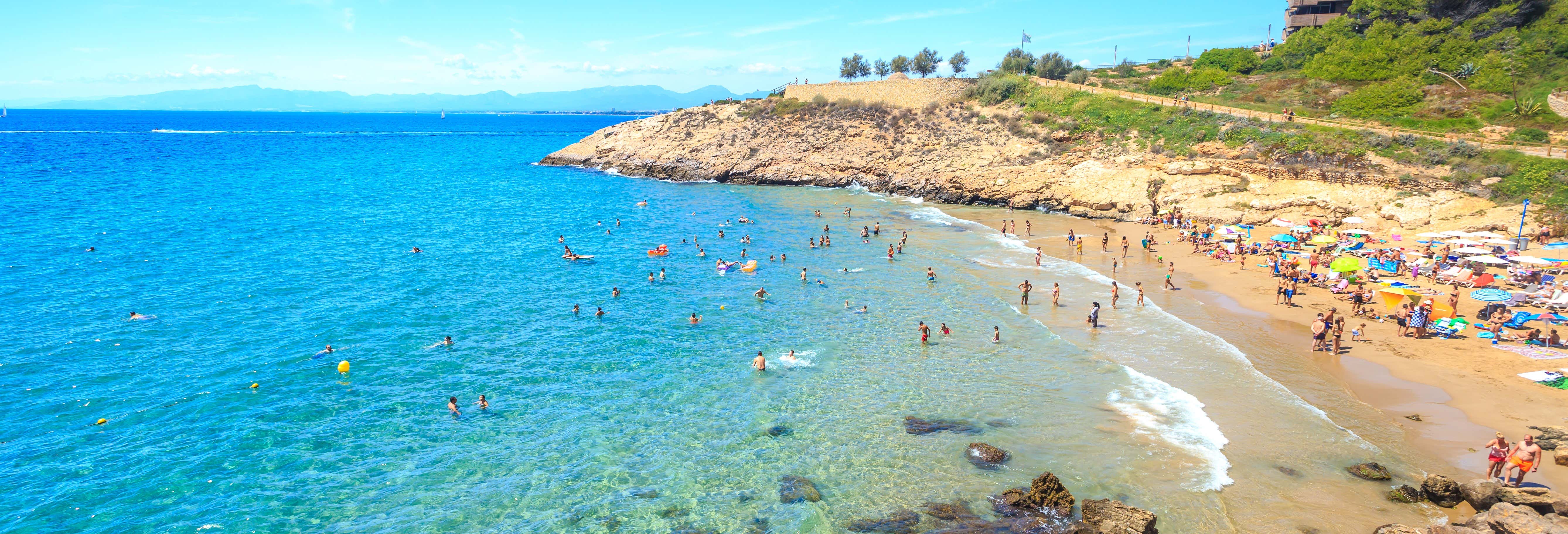 Ermita Mare de Déu de la Roca + Paseo en catamarán desde Salou