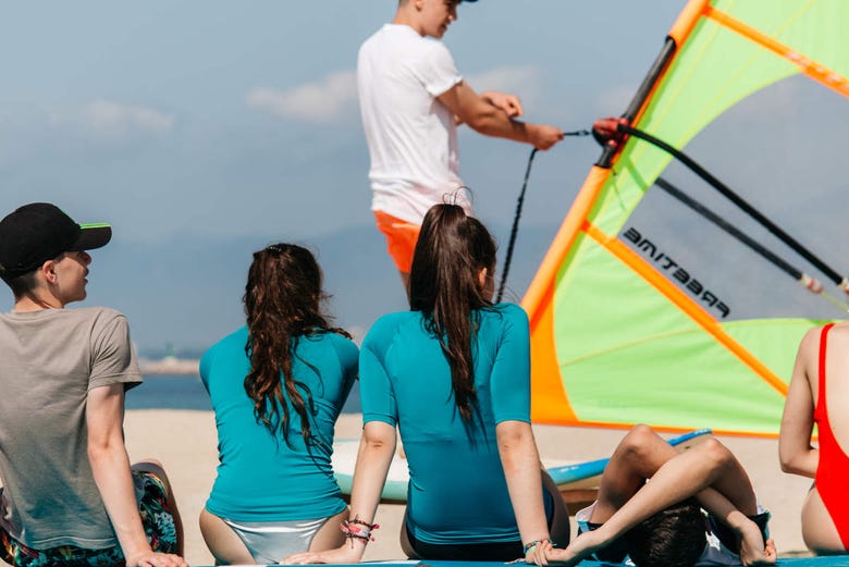 Desfrutando do windsurf na Costa Dourada