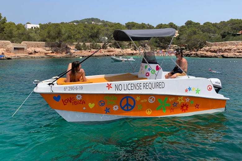 Diversión en la costa de Ibiza