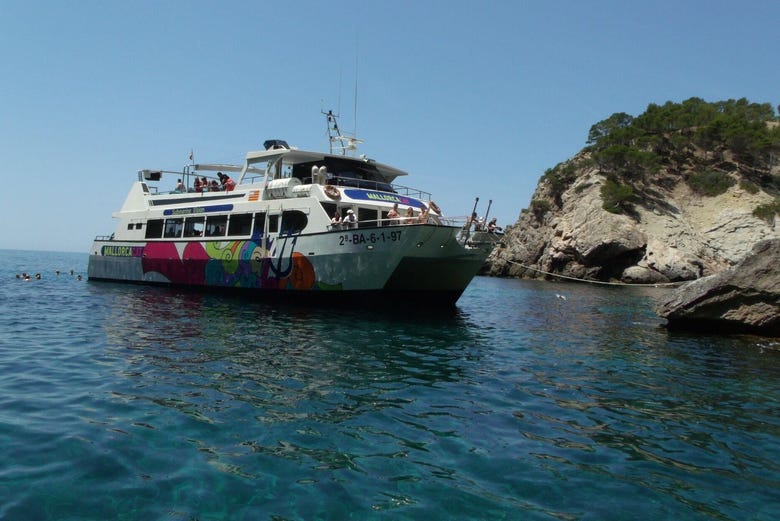 Boat to the Dragonera island