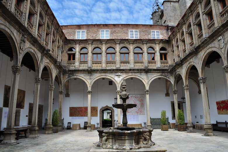 Visita guiada por el Hostal de los Reyes Católicos de ...