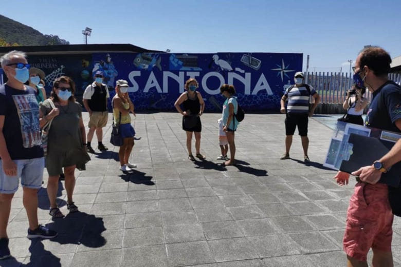 The Santoña welcome mural