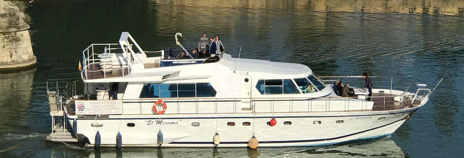 Paseo en yate + Autobús turístico de Sevilla
