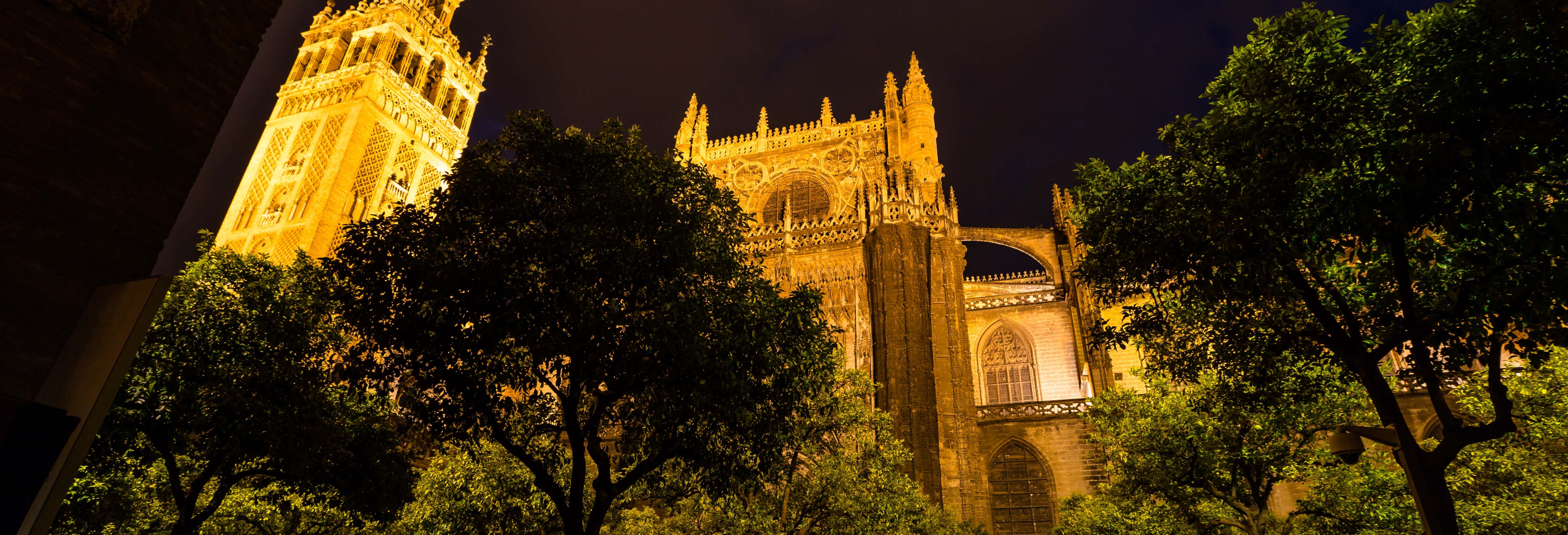 Tour De Los Misterios Y Leyendas De Sevilla Civitatis Com