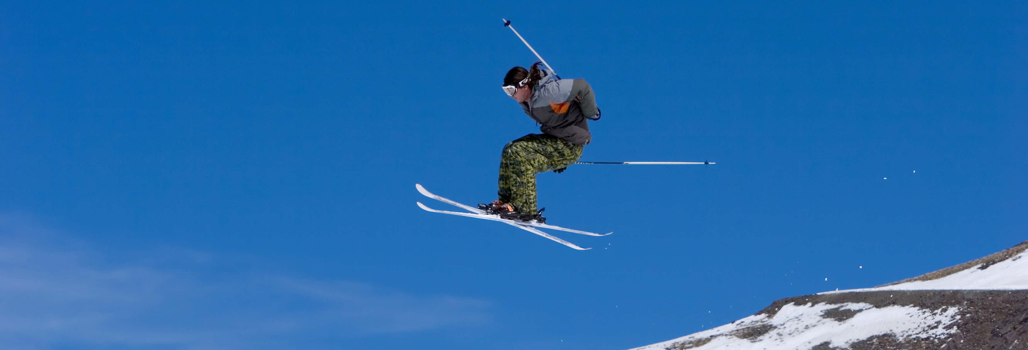 Forfait para Sierra Nevada + Alquiler equipo de esquí o snowboard