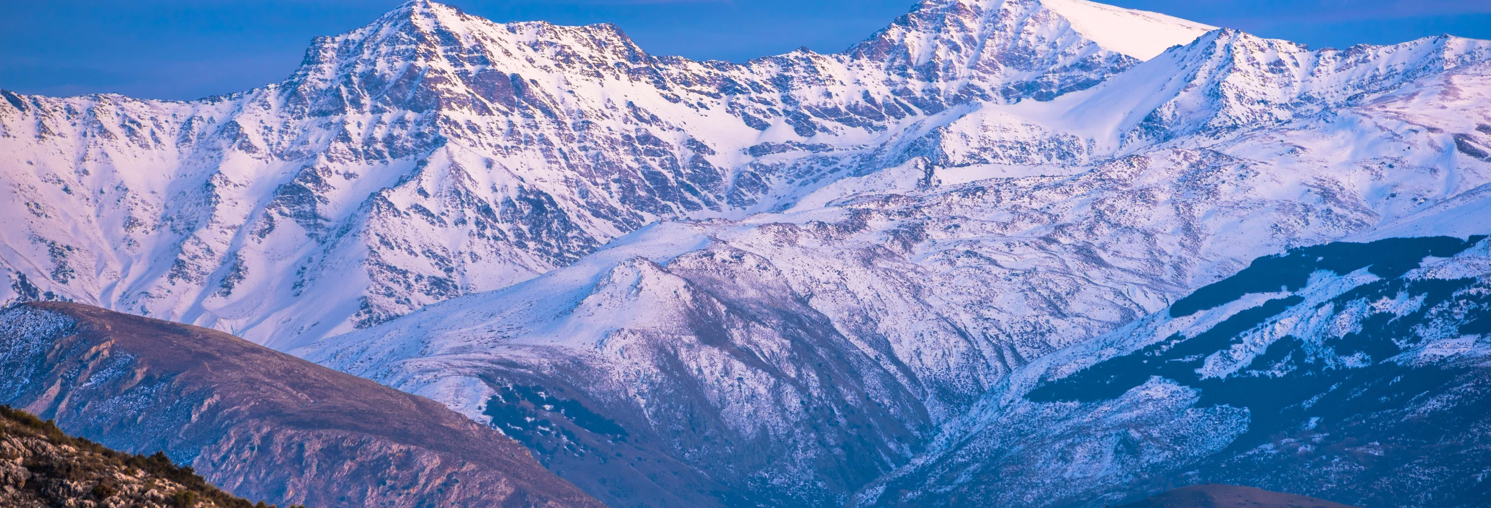 Paseo con raquetas de nieve por Sierra Nevada