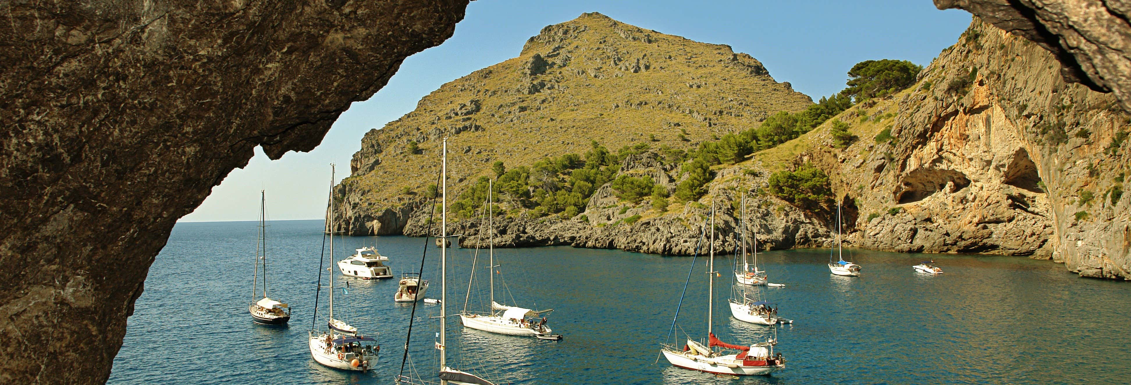 Barco para Sa Calobra saindo de Sóller
