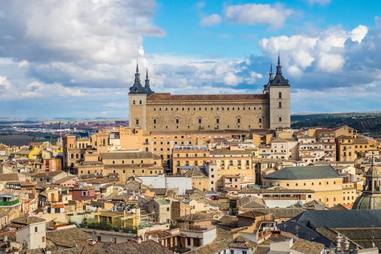 Osservando dall'alto Alcázar di Toledo