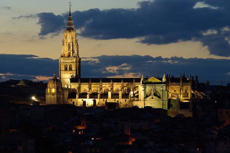 Catedral de Toledo iluminada