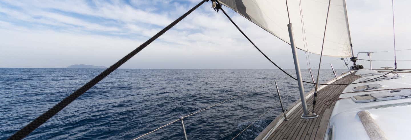 Paseo en velero por la costa de Valencia
