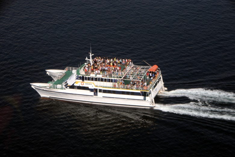 Ferry sur l'île Ons