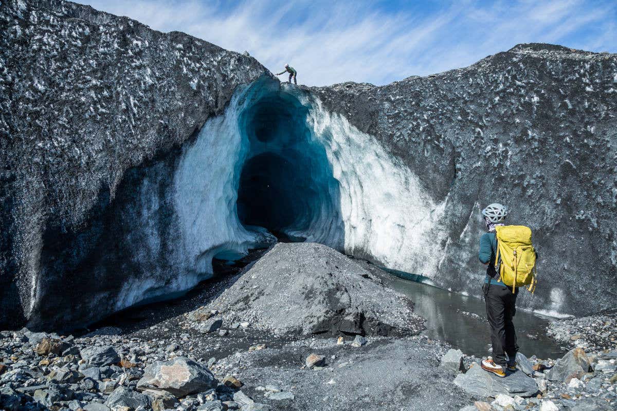Trekking por un glaciar del Parque Estatal Chugach desde Anchorage