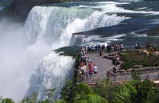 Niagara Falls Tour + Cave of the Winds Ticket