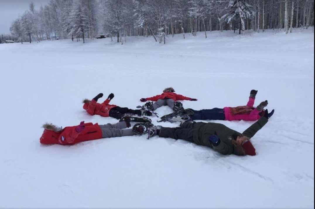 Paseo con raquetas de nieve por Fairbanks