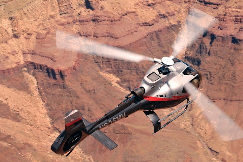 Helicóptero por el Gran Cañón
