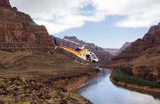 Entrada al Gran Cañón + Paseo en helicóptero y barco