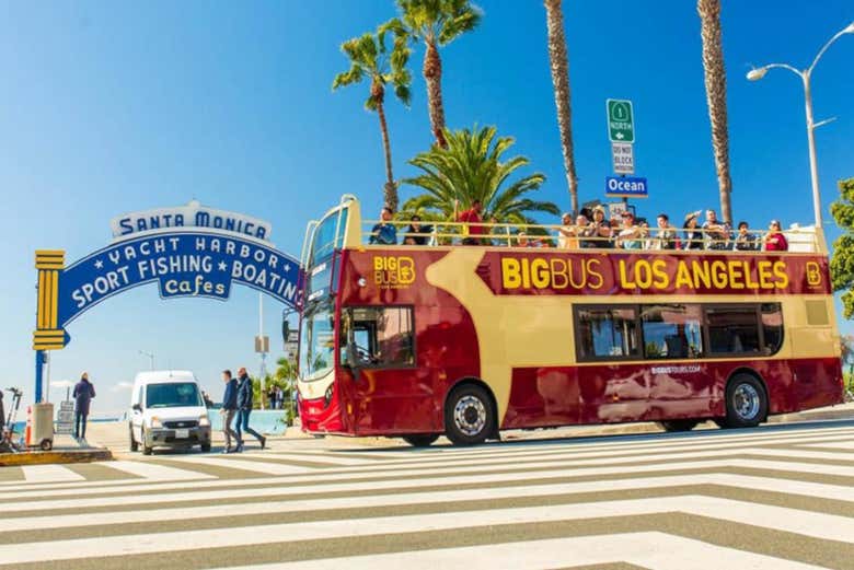 los angeles tourist bus