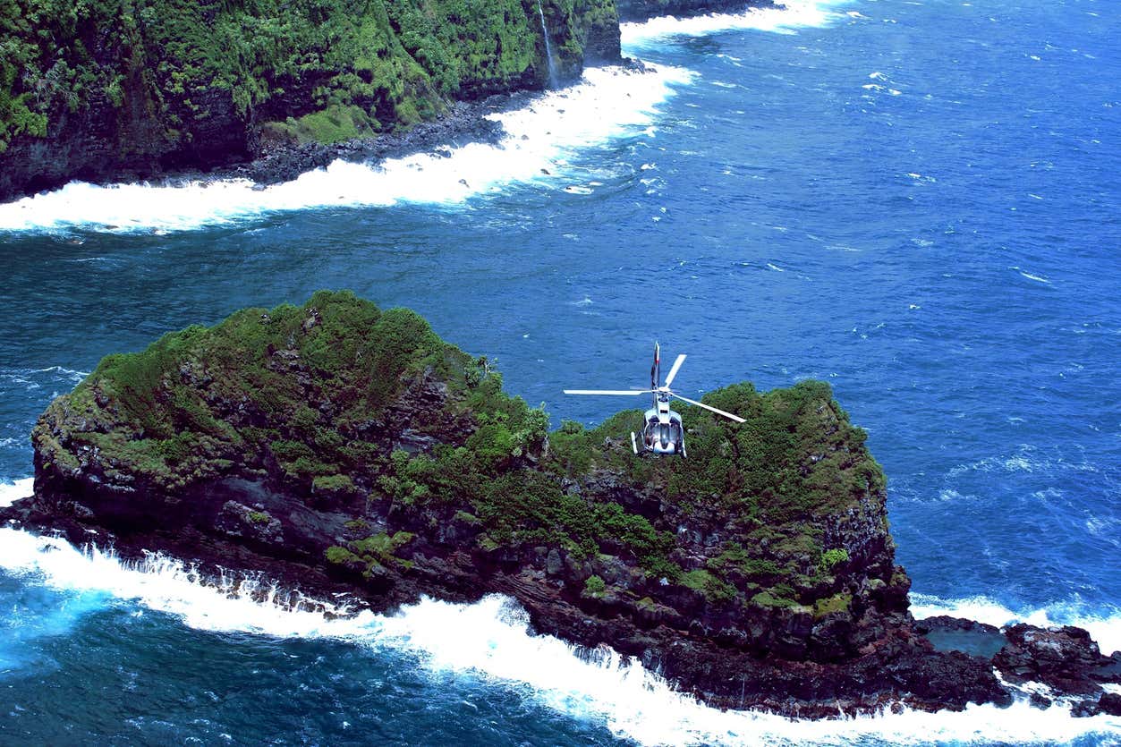 Paseo en helicóptero por la selva tropical de Hana desde Maui