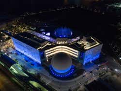 Museo de la Ciencia de Miami de noche