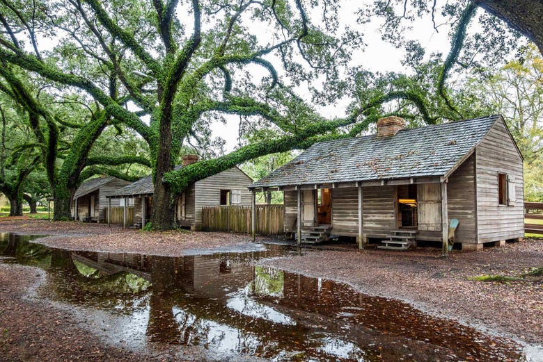 The slaves huts in Oak Alley
