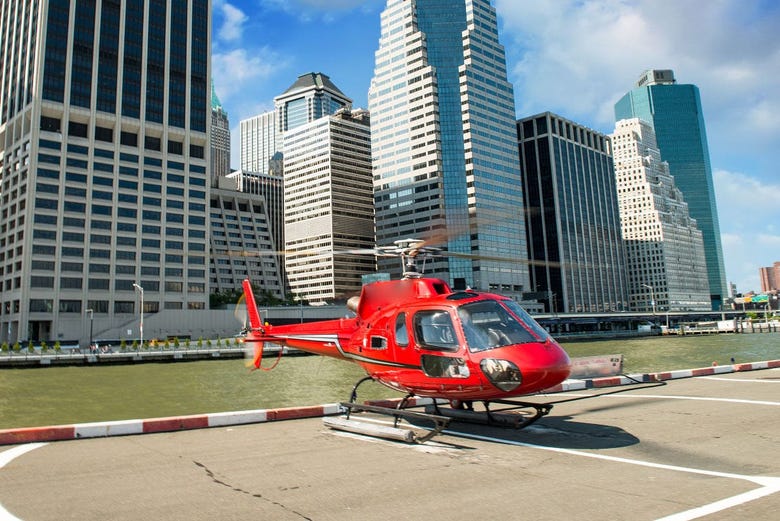 Helicóptero a punto de despegar en Manhattan