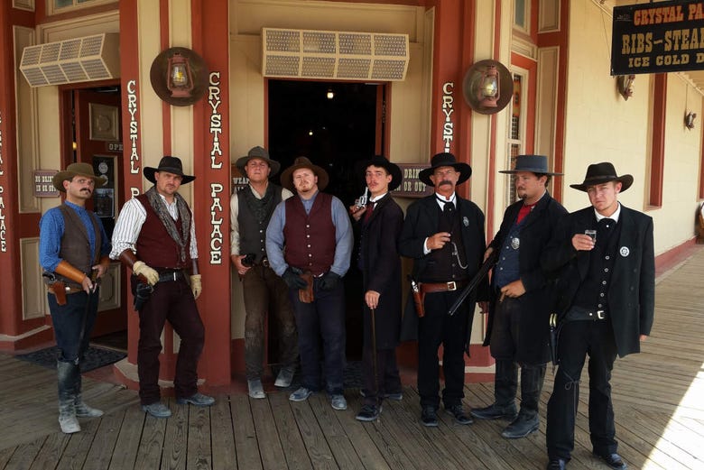 Sheriffs and outlaws in Tombstone