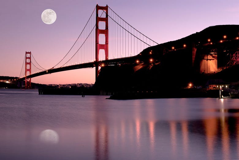 The iconic Golden Gate Bridge at sunset