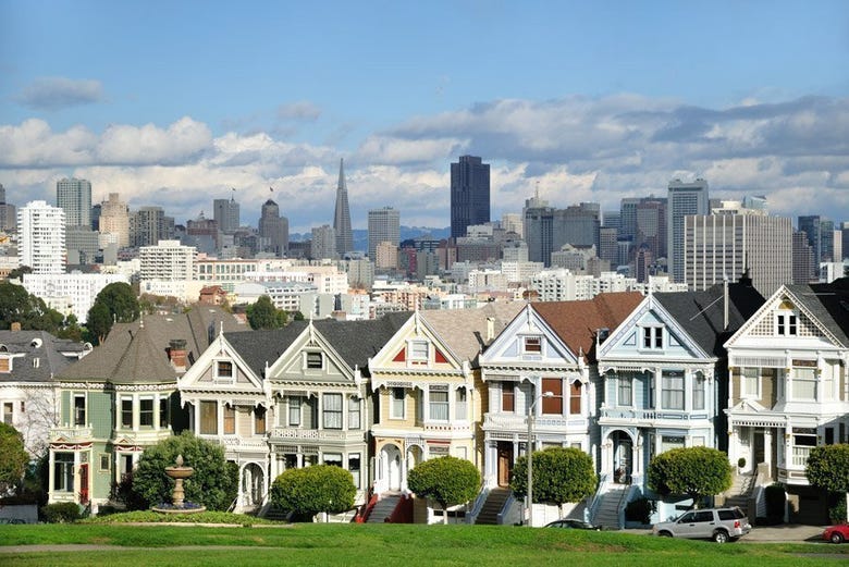 Famous victorian houses in San Francisco