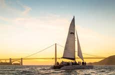Giro in catamarano al tramonto