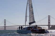 Catamaran dans la baie de San Francisco