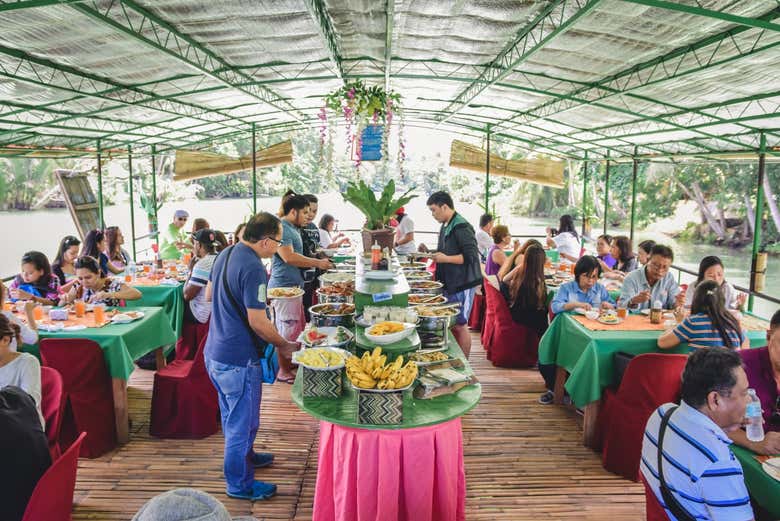 loboc river cruise lunch